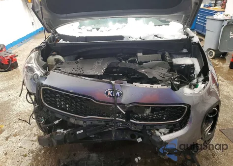 2018 Kia Sportage Lx z USA, uszkodzony, nr VIN KNDPMCAC9J7368540